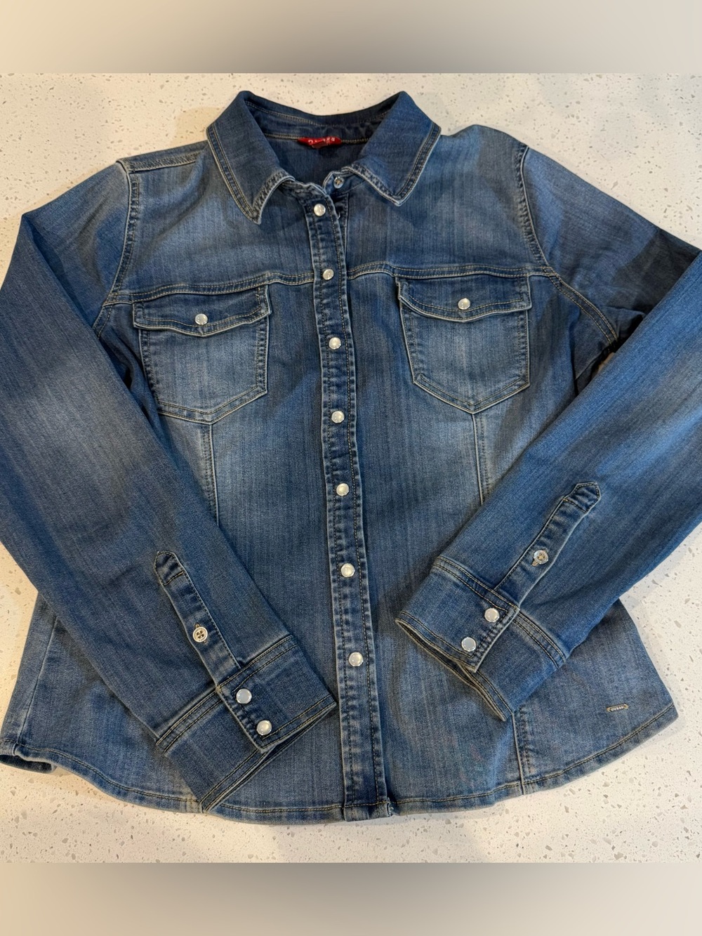 L GUESS Denim Chambray Western Cowgirl Pearl Snap Shirt Button Up Stretch Large